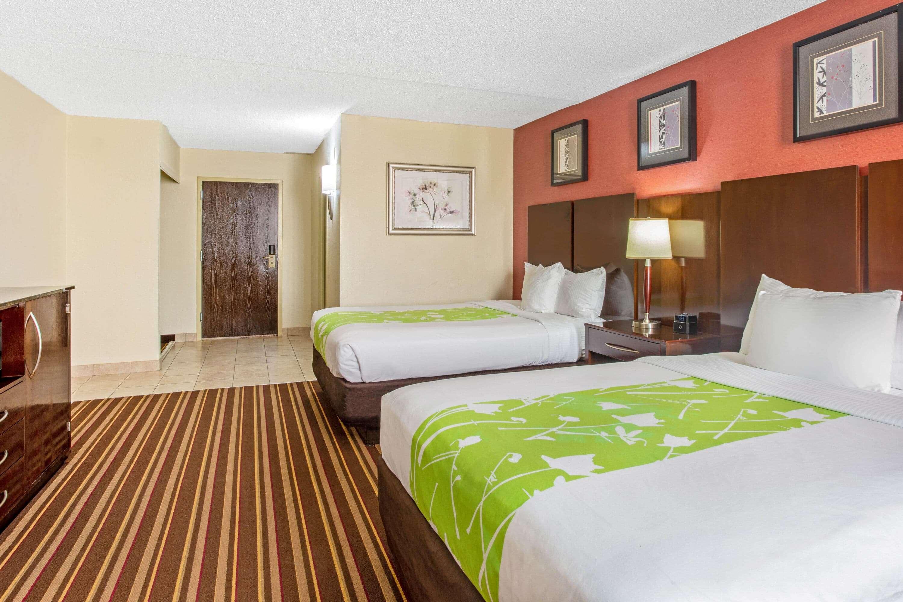 La Quinta By Wyndham Salisbury Hotel Екстериор снимка