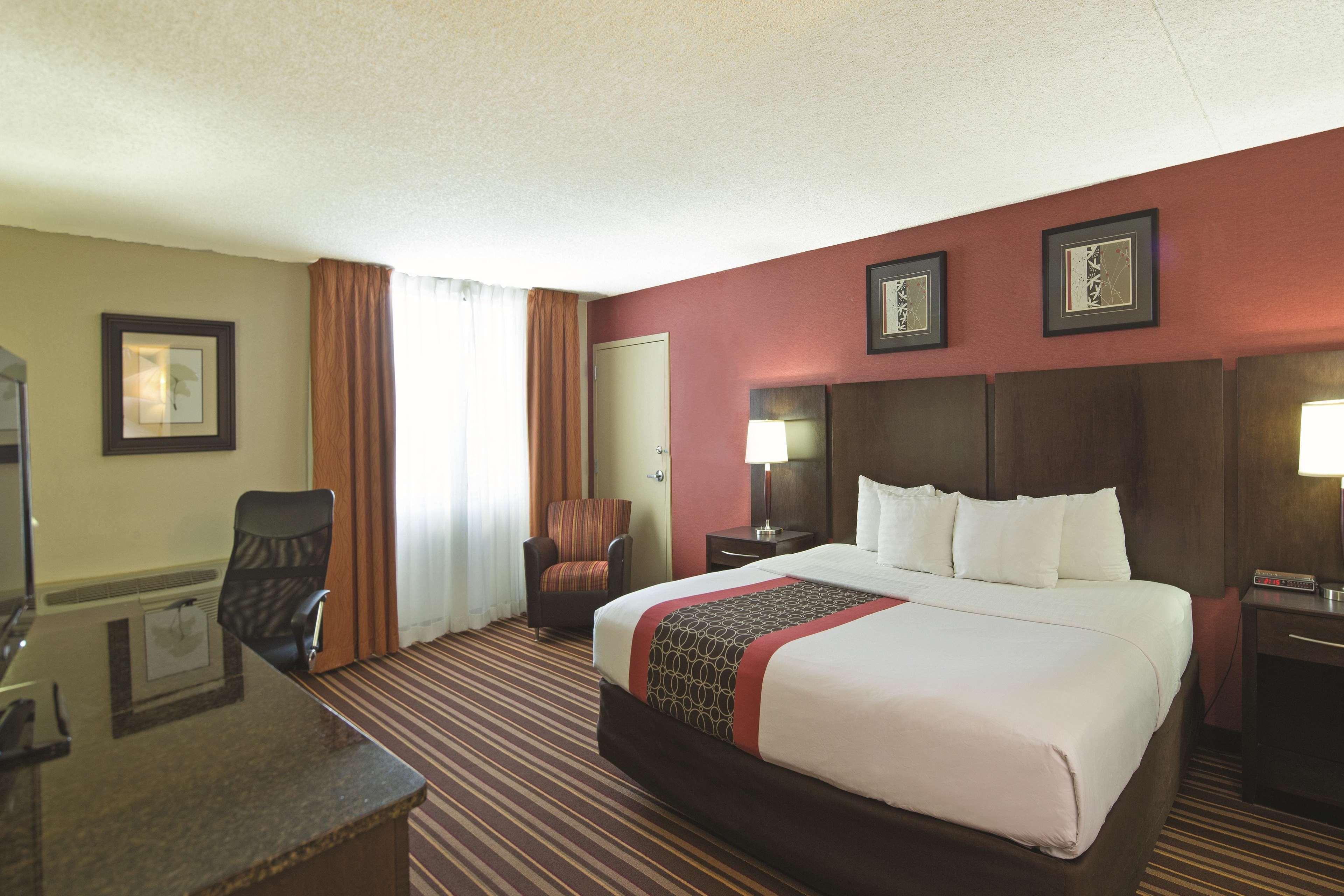La Quinta By Wyndham Salisbury Hotel Екстериор снимка