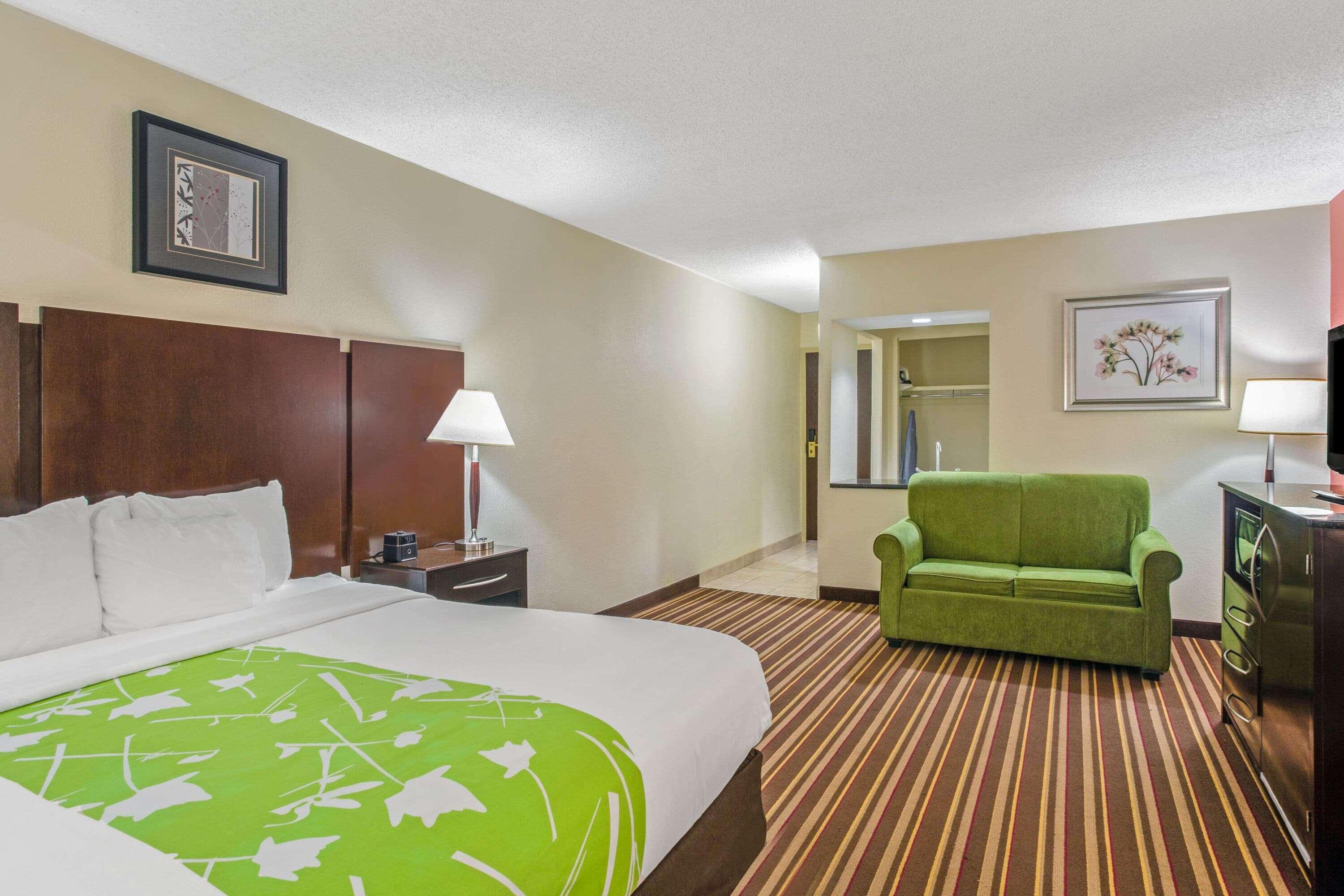 La Quinta By Wyndham Salisbury Hotel Екстериор снимка