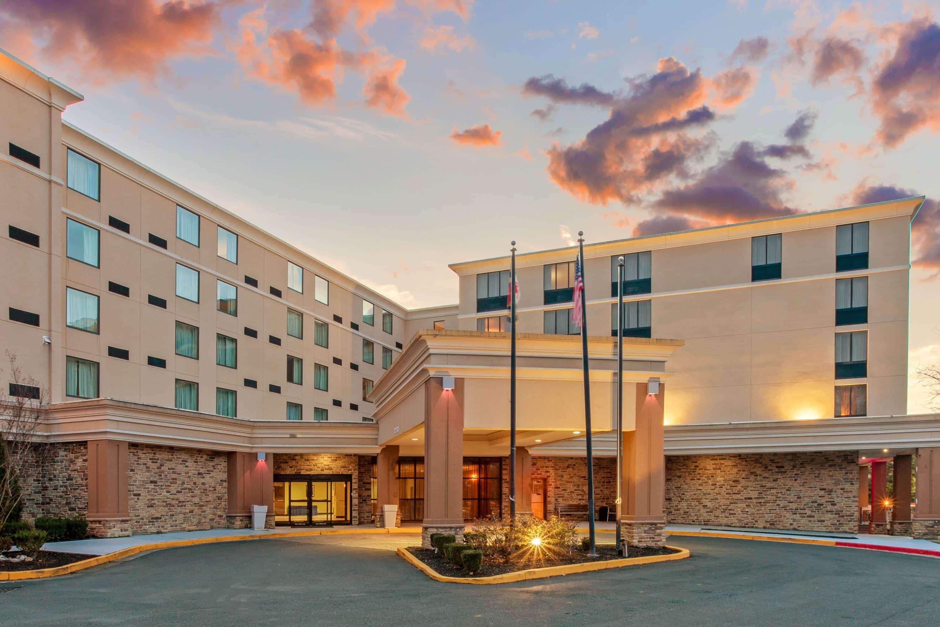 La Quinta By Wyndham Salisbury Hotel Екстериор снимка