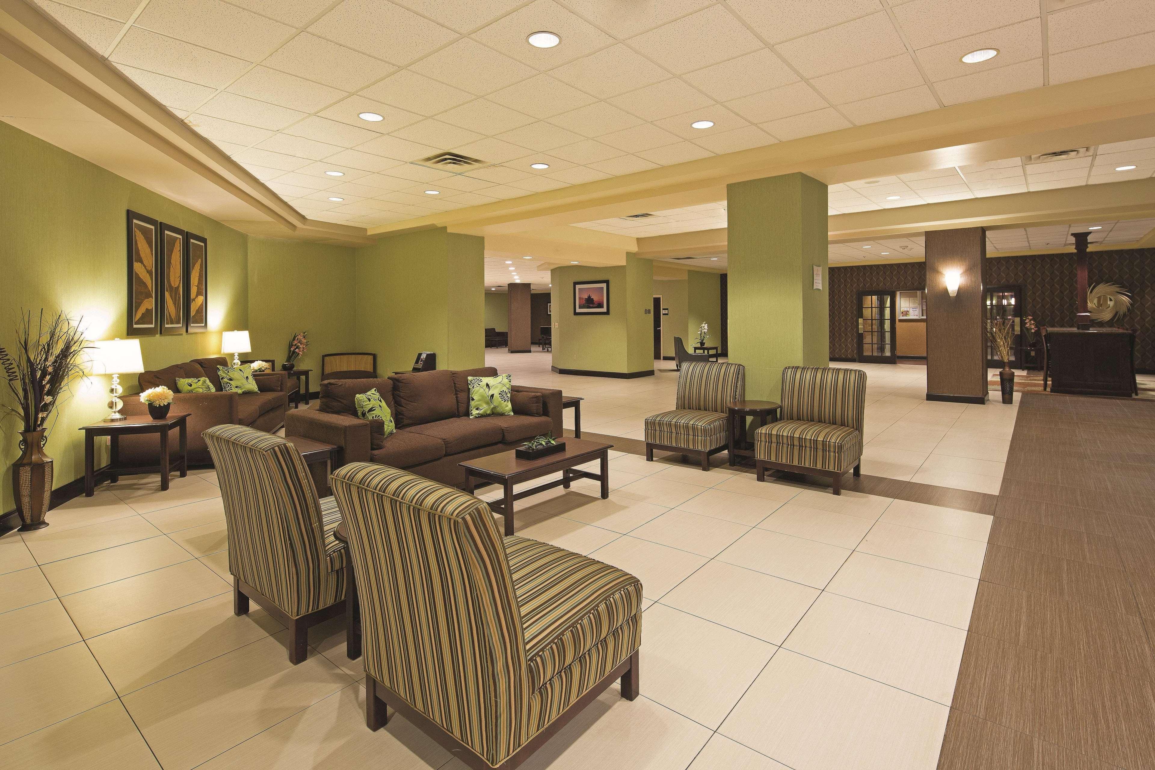La Quinta By Wyndham Salisbury Hotel Екстериор снимка