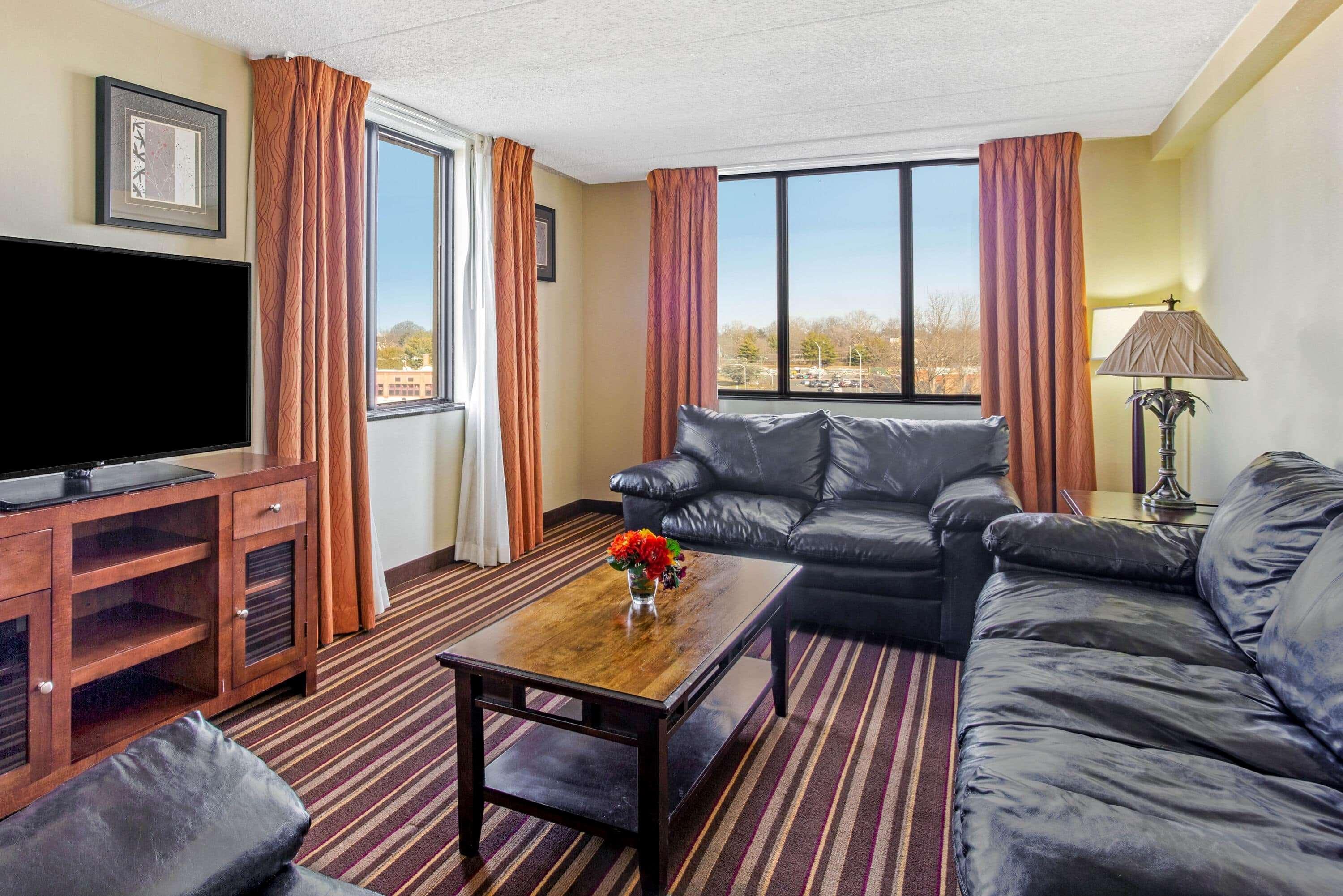 La Quinta By Wyndham Salisbury Hotel Екстериор снимка