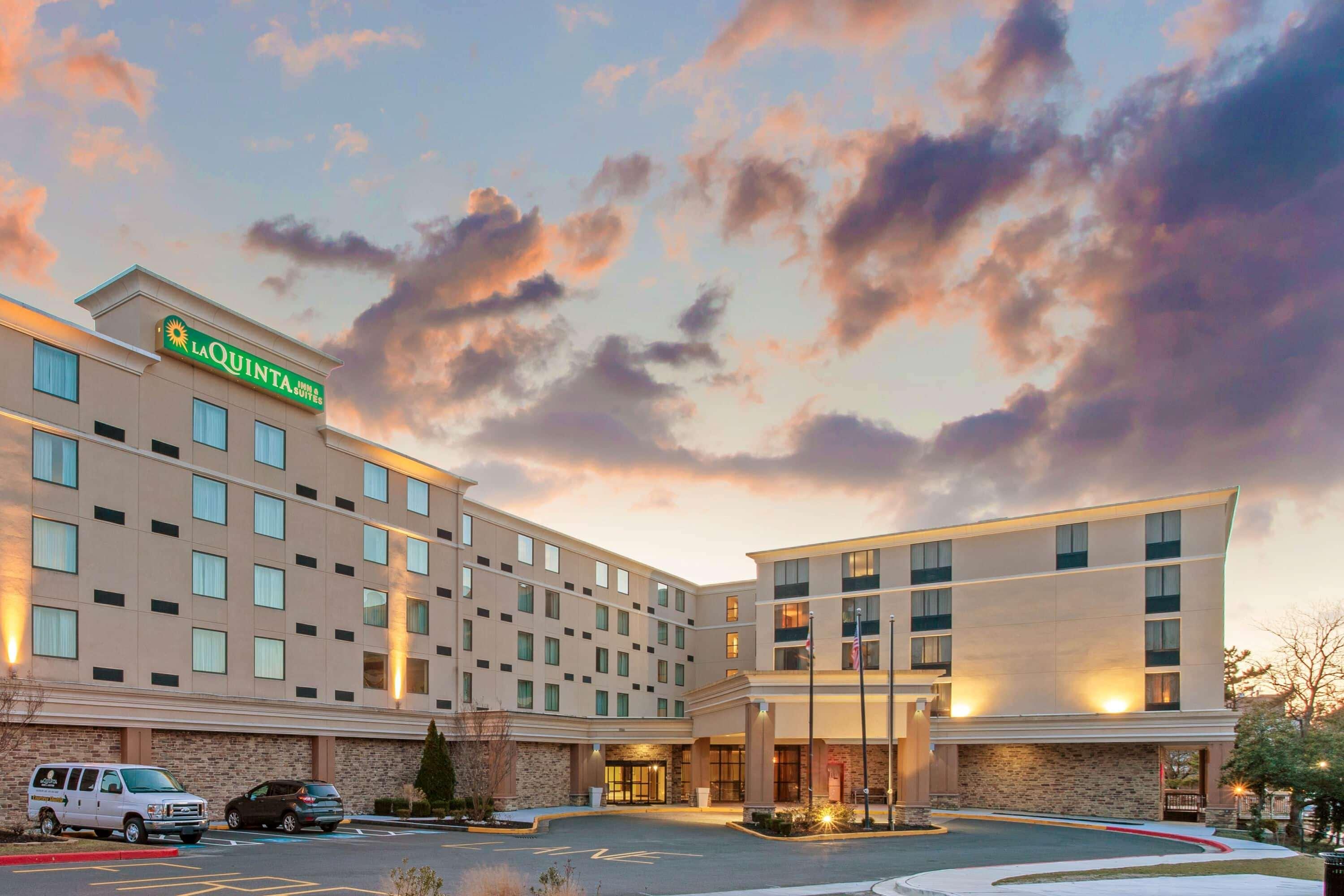 La Quinta By Wyndham Salisbury Hotel Екстериор снимка